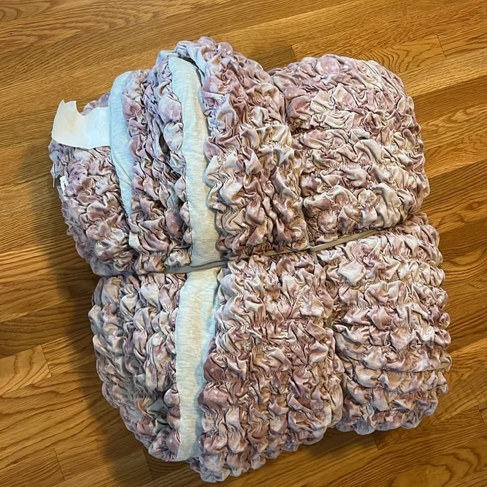 Anthropologie Textured Blythe Quilt Size Queen NWT